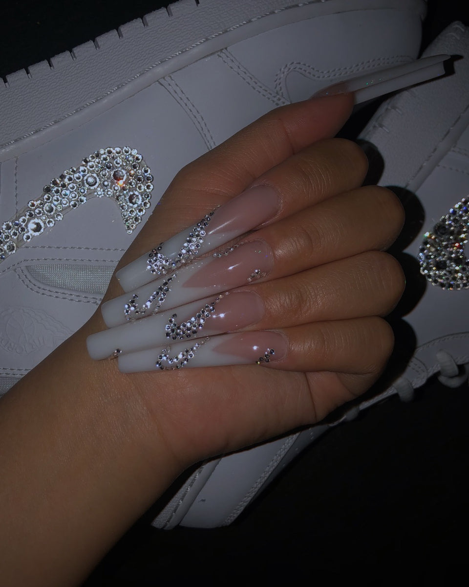 Jeweled Swoosh – Pamper Nail Gallery