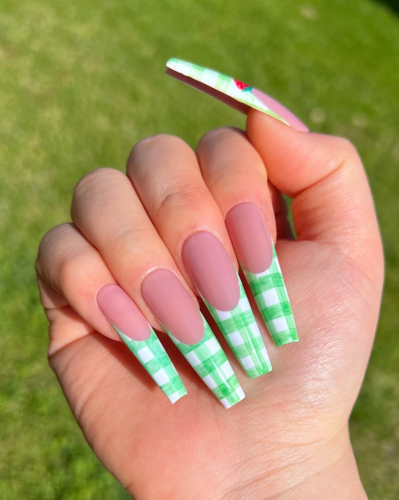 Picnic Blanket II-Pamper Nail Gallery-french tip 