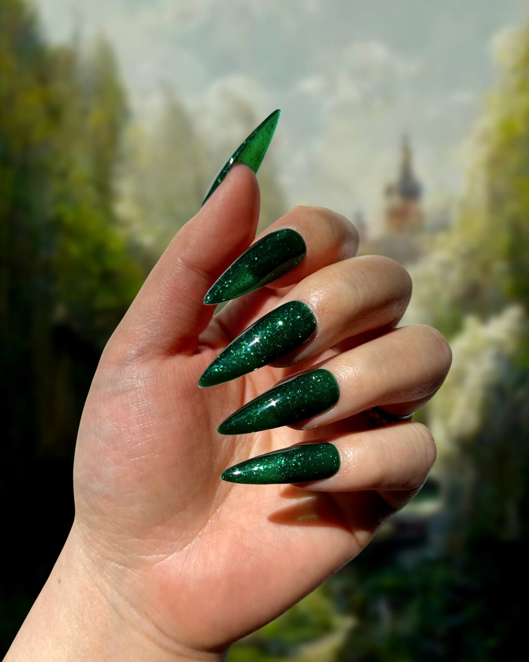Spring Court - Emerald Sparkle Press-On Nails Pamper Nail Gallery Spring Court - Emerald Sparkle Press-On Nails Pamper Nail Gallery