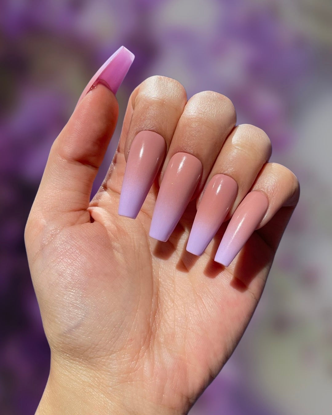 Soft Purple Ombre Nails That Glow