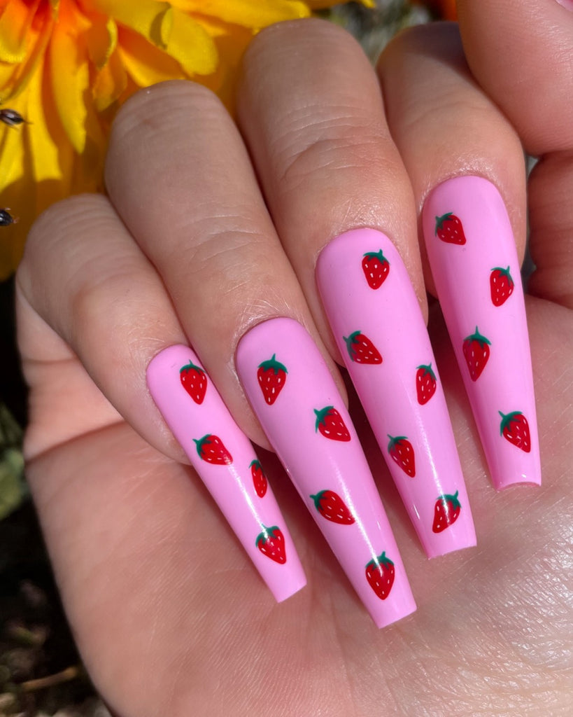 Fraise-Pamper Nail Gallery-the picnic series 
