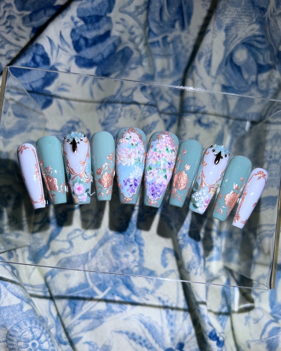 2025 Floral Flutter Nails That Wow
